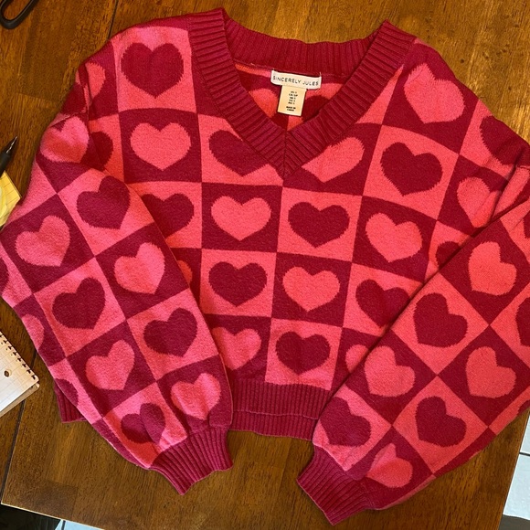 Sincerly Jules Sweaters - Sincerely Jules V Neck Cropped Sweater Size Small Light Pink/Dark Pink Hearts